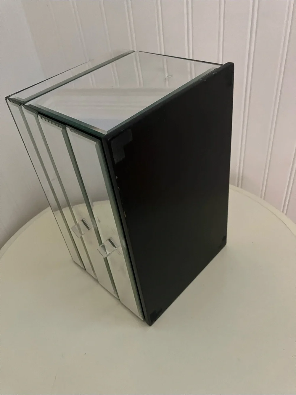 N/A stylish mirrored